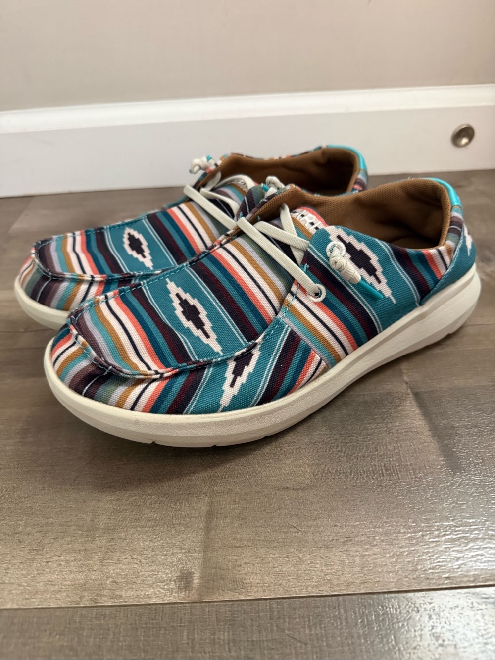 Ariat Hilo Casual Slip-On Shoes Turquoise Serape Women 9 Southwestern Aztec